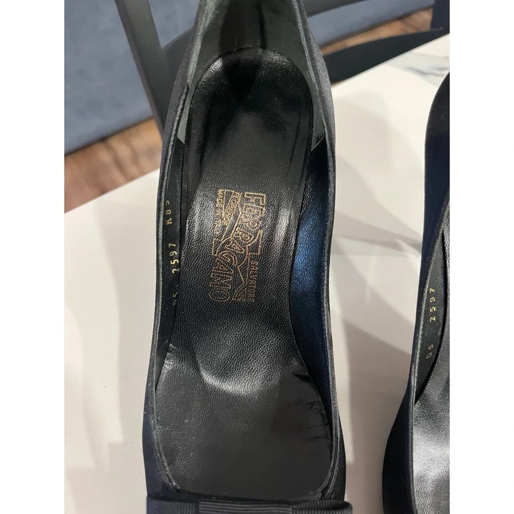 Vintage Salvatore Ferragamo Black Satin Peep Toe Bow Heels Size‎ 8.5 Italy Pumps